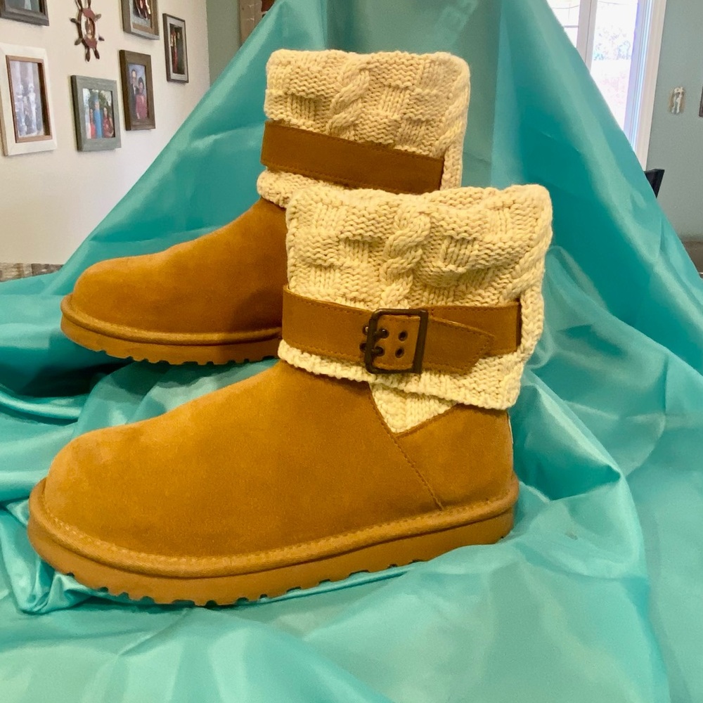 UGG Australia Cassidee Women’s fold over boots